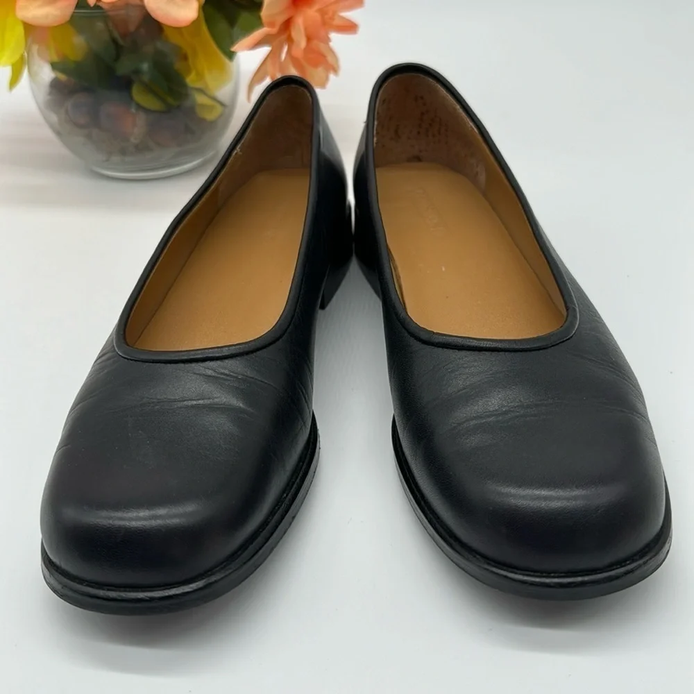 Lands' End Black Leather Rounded Toe Flats